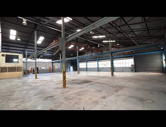 850M² WAREHOUSE TO LET IN EASTLEIGH